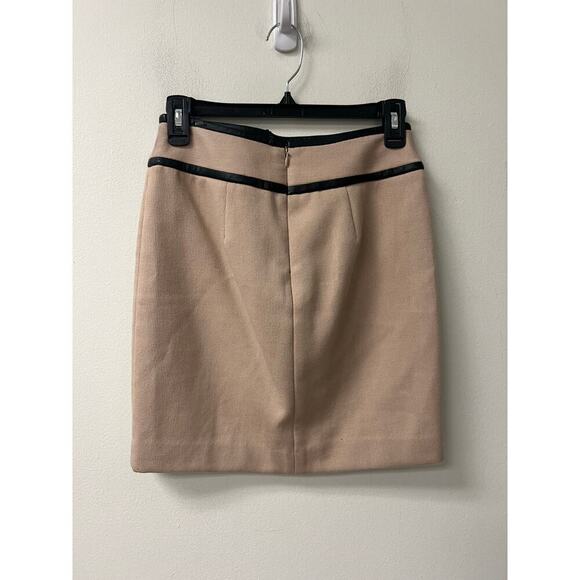 Ann Taylor Kakhi Mini Skirt w Leather Trim at Waist Sz 00P - Picture 2 of 3